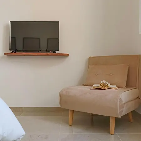 Residenza Lucano - Red Monserrato