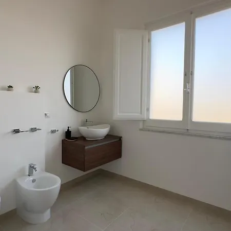 Residenza Lucano - Red * מונסרטו