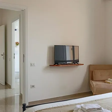 Residenza Lucano - Red Apartment Monserrato